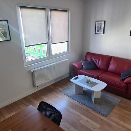 Schoene 2 Zimmer Apartment In Krefeld City, Monteur Wohnung Netflix & Prime 외부 사진