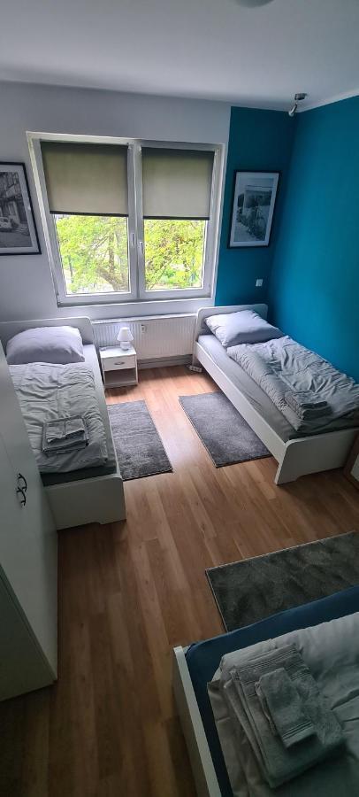 Schoene 2 Zimmer Apartment In Krefeld City, Monteur Wohnung Netflix & Prime 외부 사진