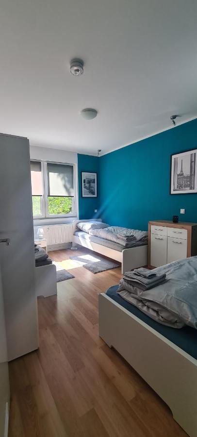 Schoene 2 Zimmer Apartment In Krefeld City, Monteur Wohnung Netflix & Prime 외부 사진