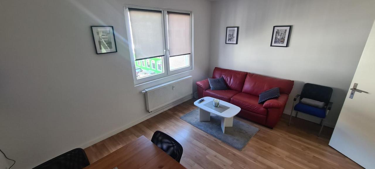 Schoene 2 Zimmer Apartment In Krefeld City, Monteur Wohnung Netflix & Prime 외부 사진